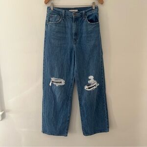 Levi’s Jeans High Waisted Straight Blue Denim Distressed Size 28